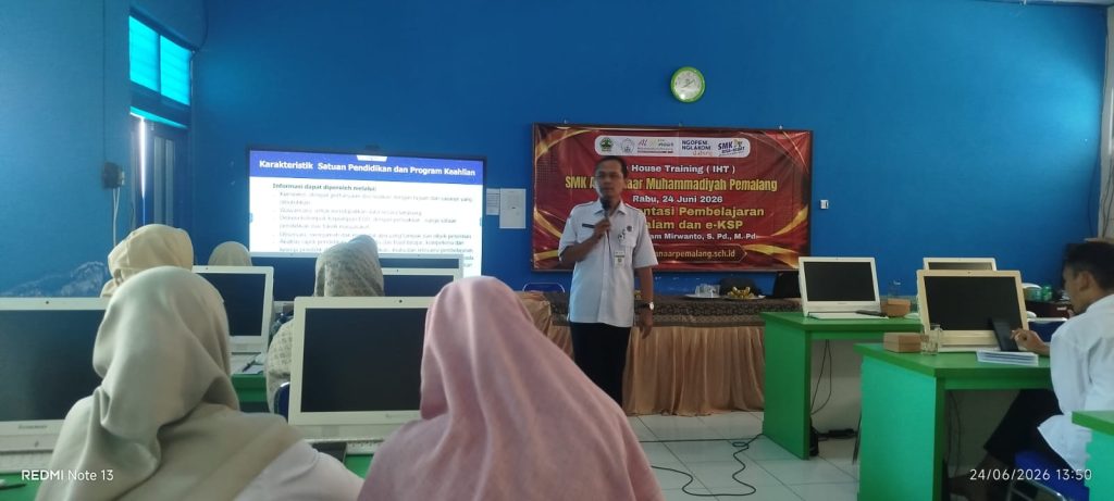 SMK Al-Manaar Gelar In House Training Implementasi Pembelajaran Mendalam dan e-KSP